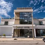 Litan Hotel